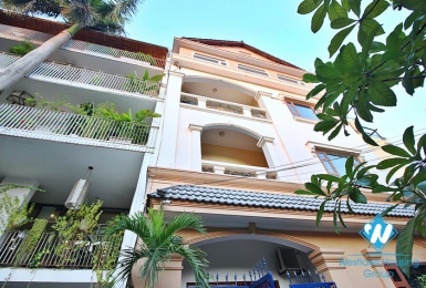 Cosy house with 4 bedrooms and 2 bathrooms and view to the lake for rent in Tay Ho, Hanoi